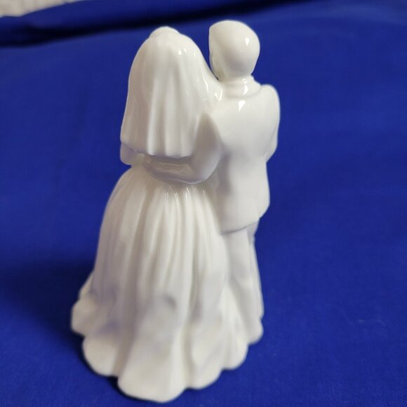Wedgwood England Bone China Wedding Day 1996 CAKE TOPPER Bride Groom vintage EUC - Picture 6 of 9
